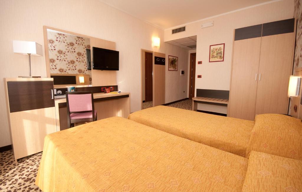 Hotel Brindor Poirino Pokój zdjęcie