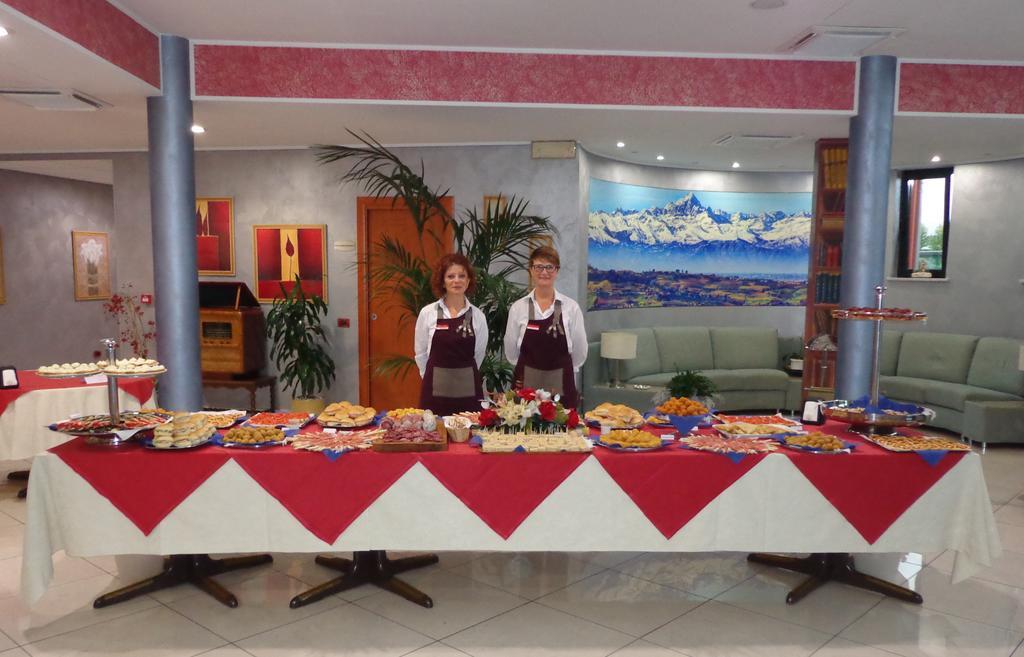 Hotel Brindor Poirino Zewnętrze zdjęcie
