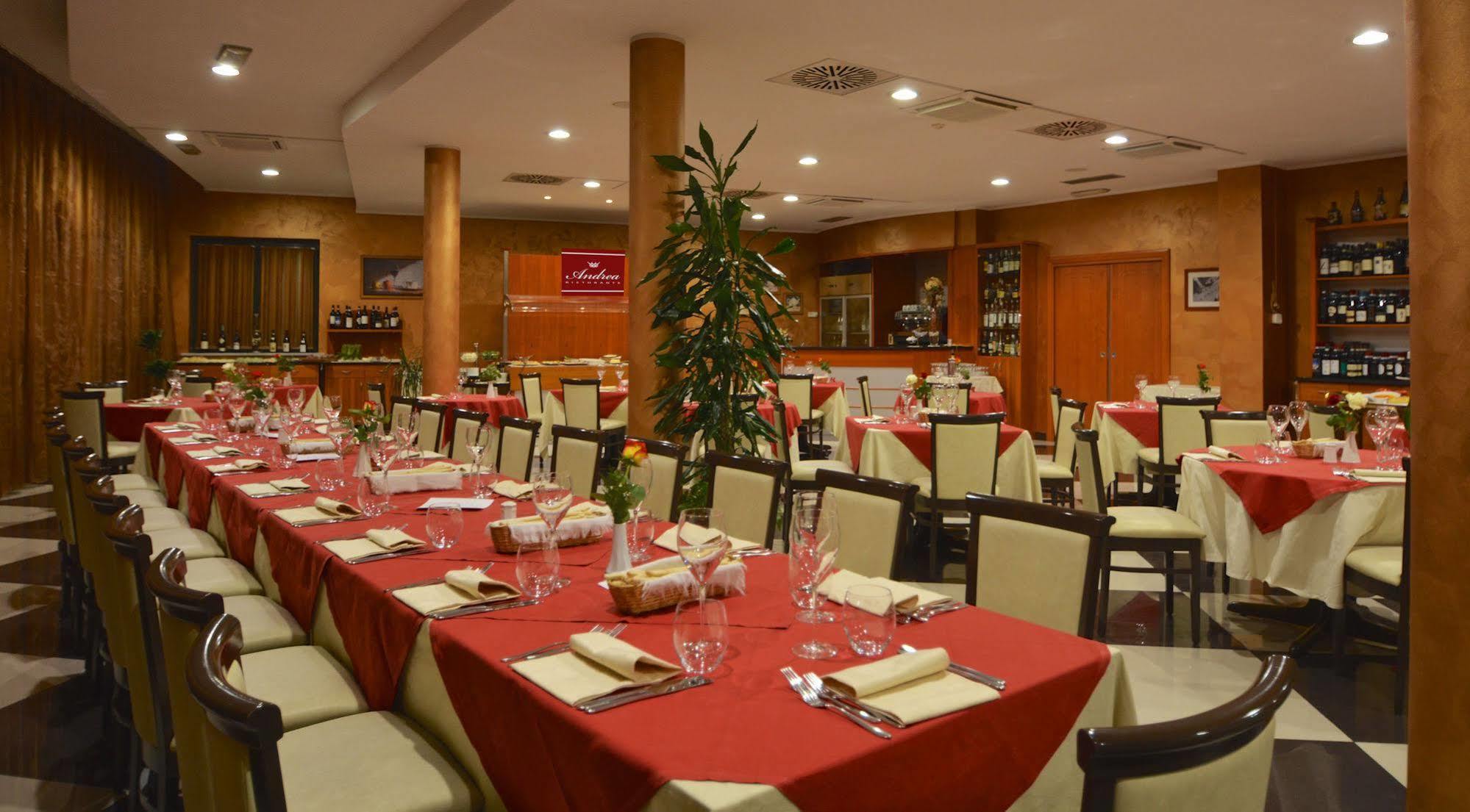 Hotel Brindor Poirino Zewnętrze zdjęcie
