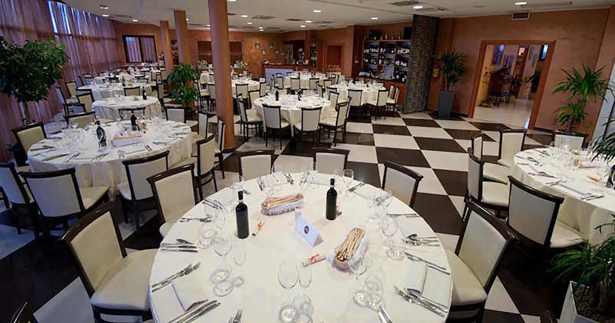Hotel Brindor Poirino Zewnętrze zdjęcie