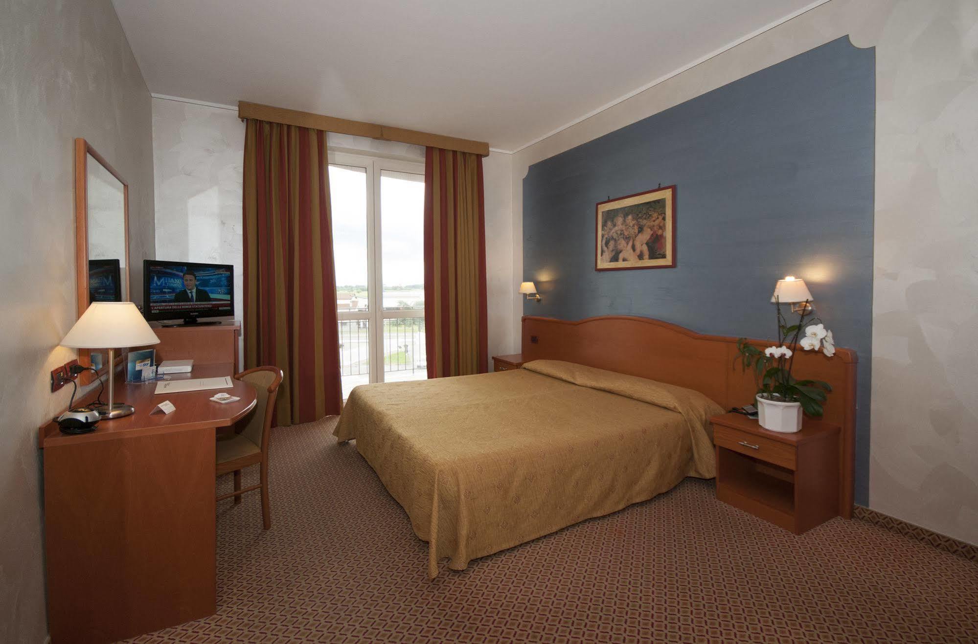 Hotel Brindor Poirino Zewnętrze zdjęcie