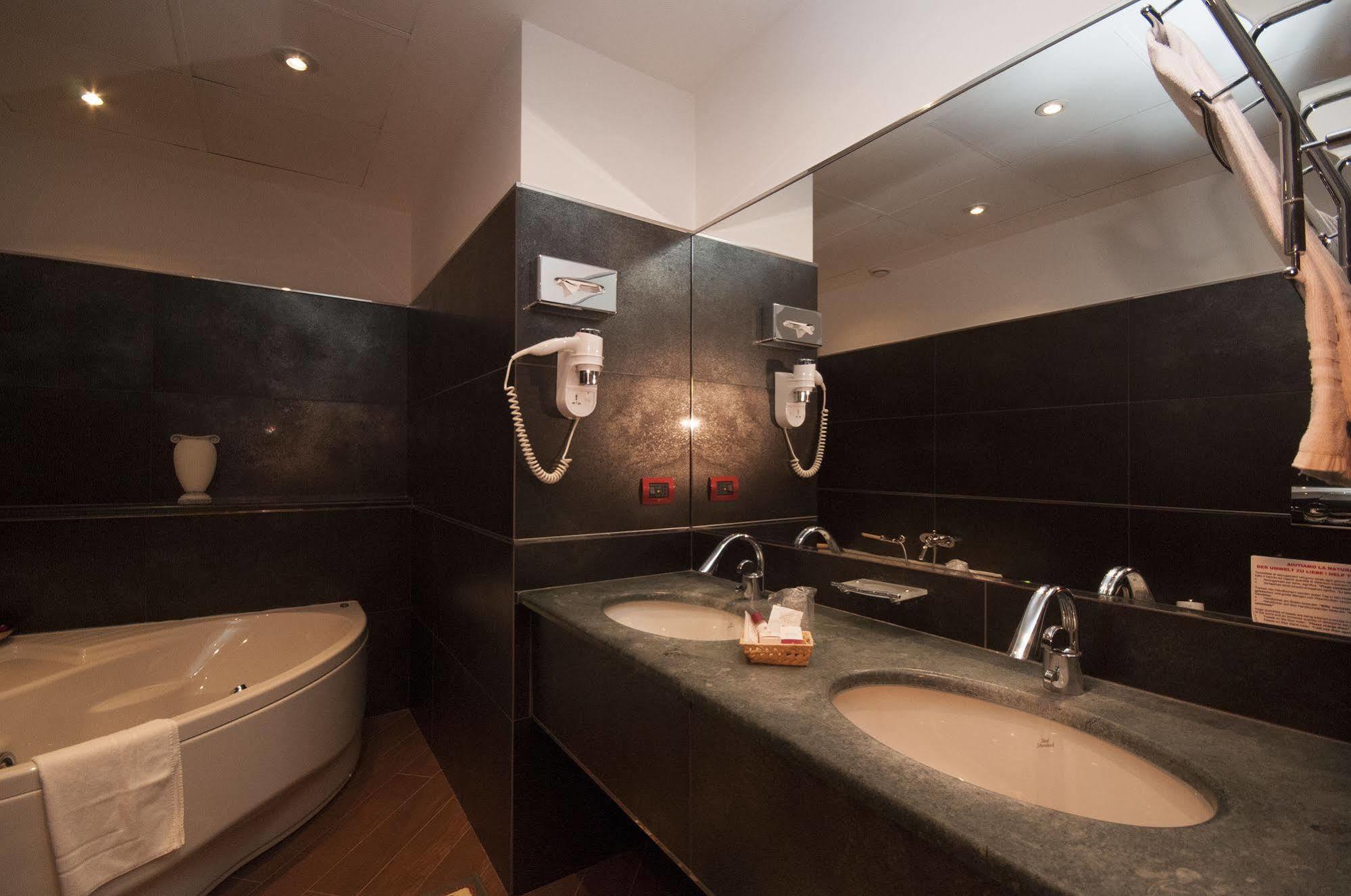 Hotel Brindor Poirino Zewnętrze zdjęcie