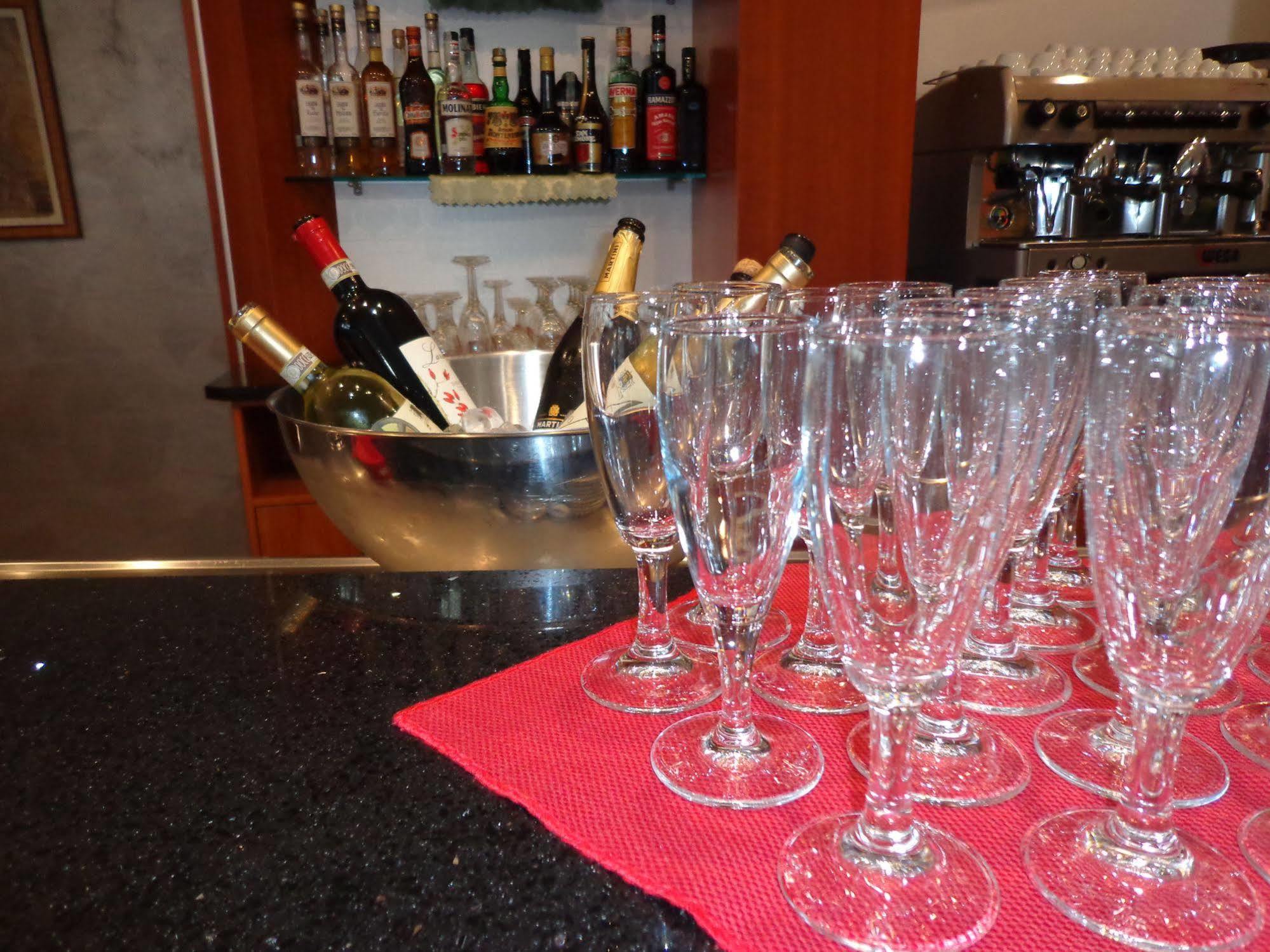 Hotel Brindor Poirino Zewnętrze zdjęcie
