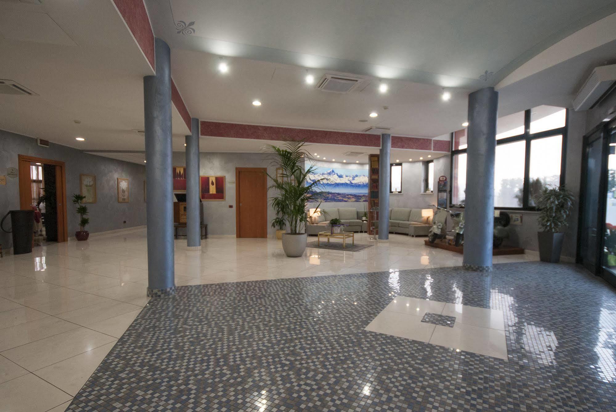 Hotel Brindor Poirino Zewnętrze zdjęcie